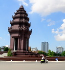 Cambodia Phnom Penh Independence Monument 01